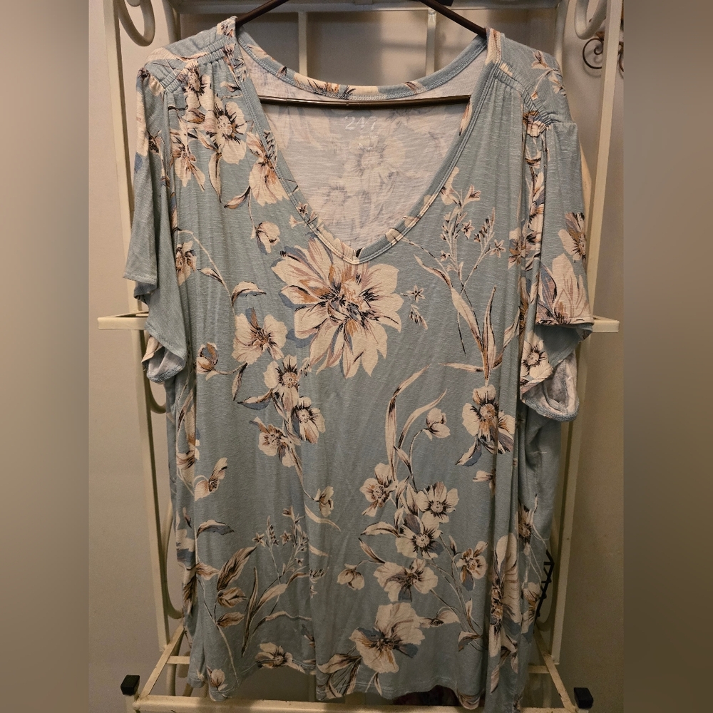 Maurices Floral V-Neck Women’s Top